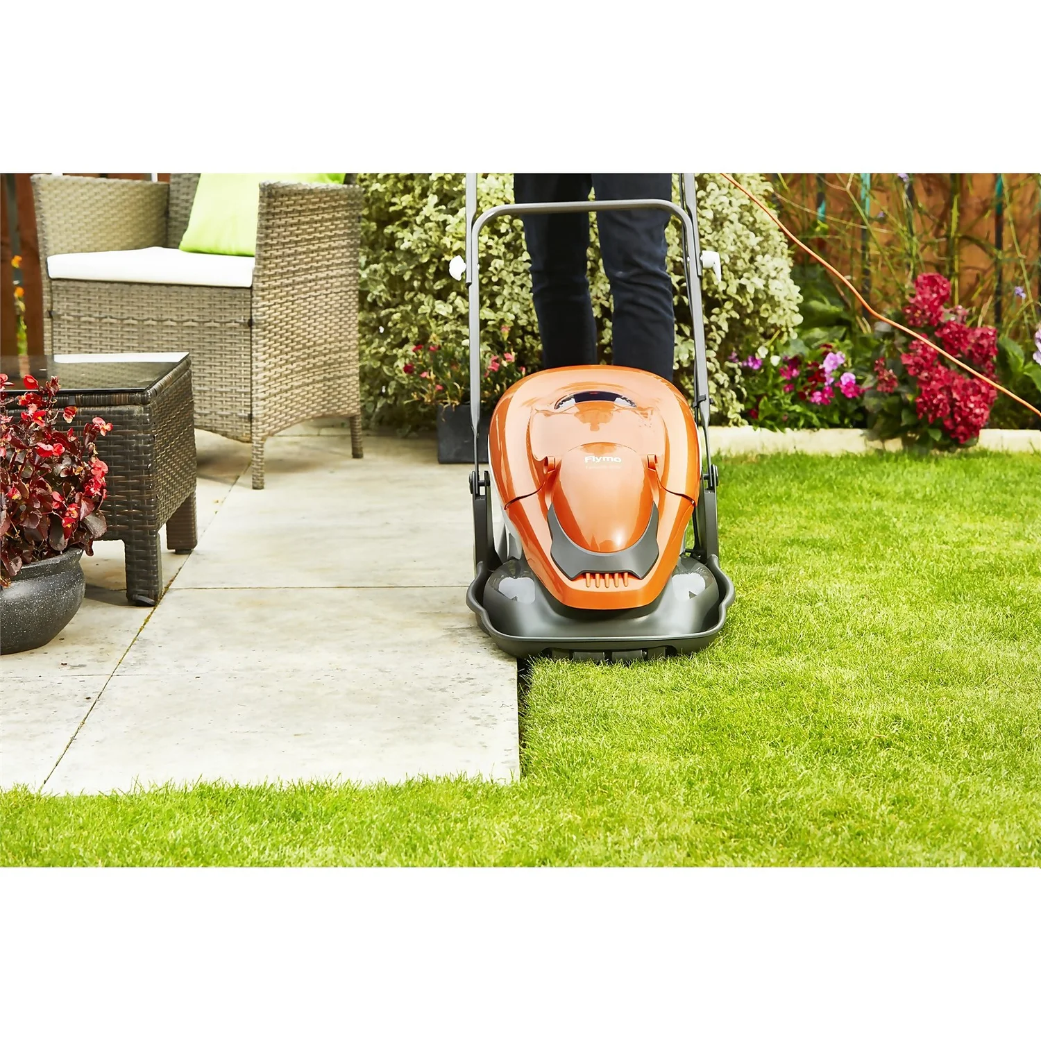 Flymo 1800W EasiGlide Electric Hover Lawn Mower - 36cm 9 Flymo 1800W EasiGlide Electric Hover Lawn Mower - 36cm - Image 7