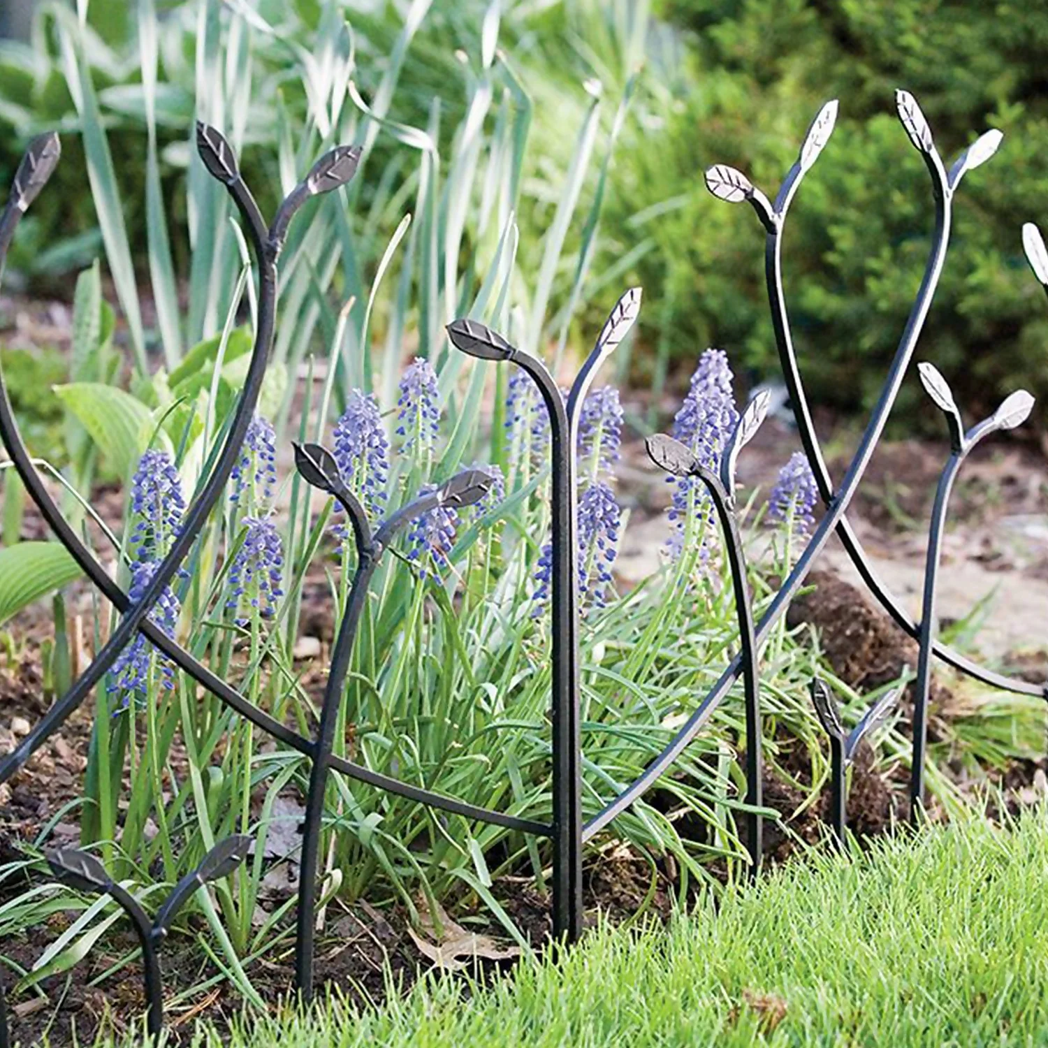 Forged Garden Border Edge With Leaves 4 Forged Garden Border Edge With Leaves - Image 2